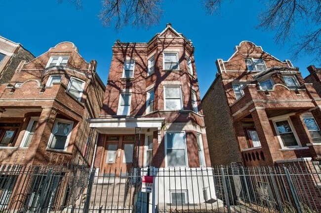 Building Photo - 2644 W 22nd Pl