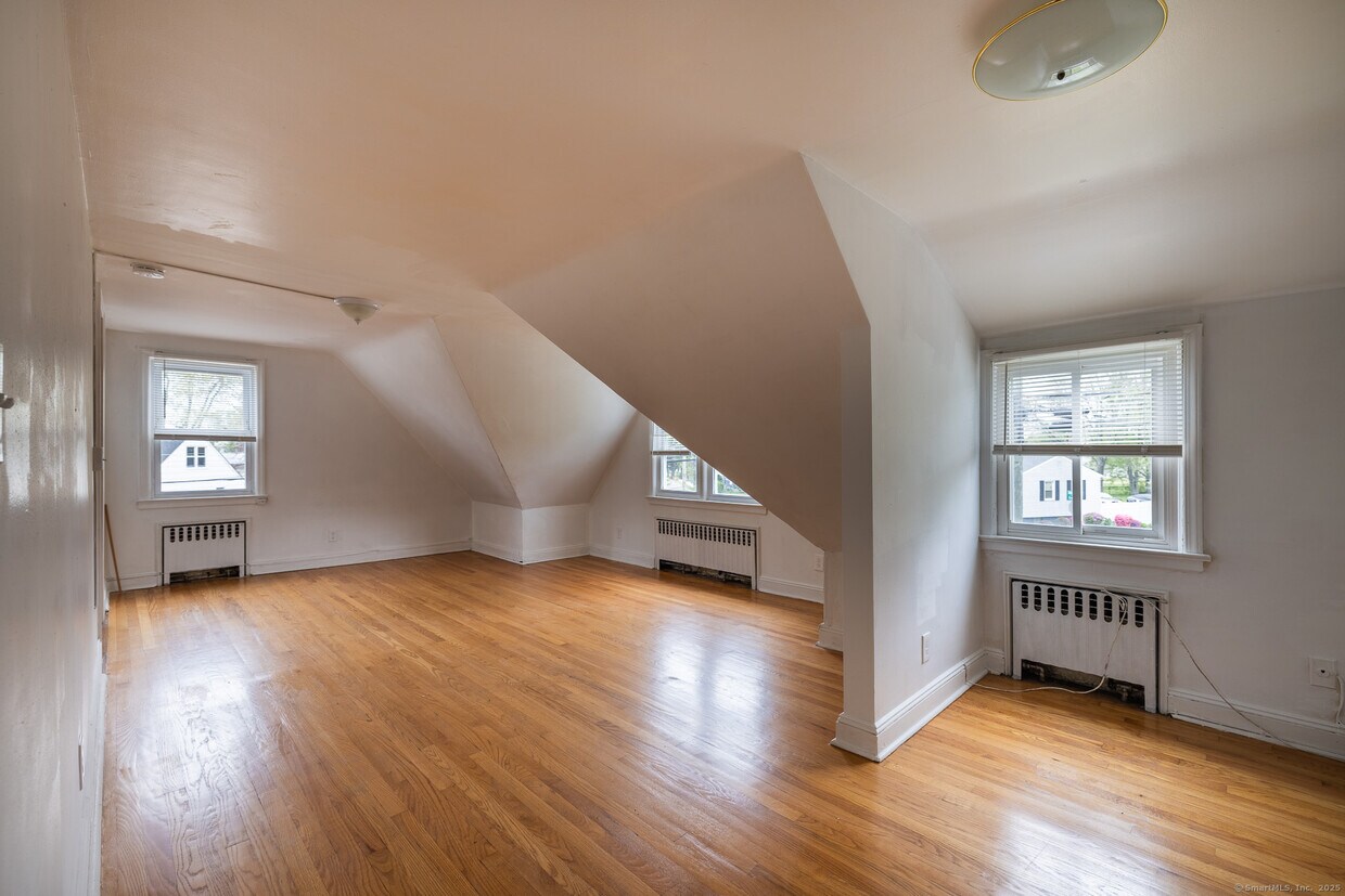 Foto principal - 436 Sedgewick Ave