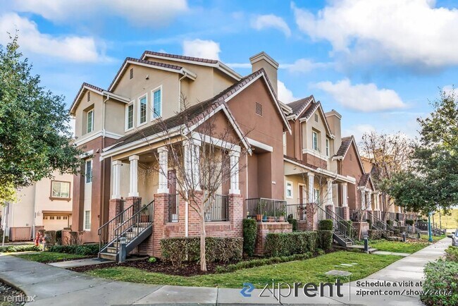 Foto del edificio - 3 br, 2.5 bath Townhome - 1052 Green Stree...