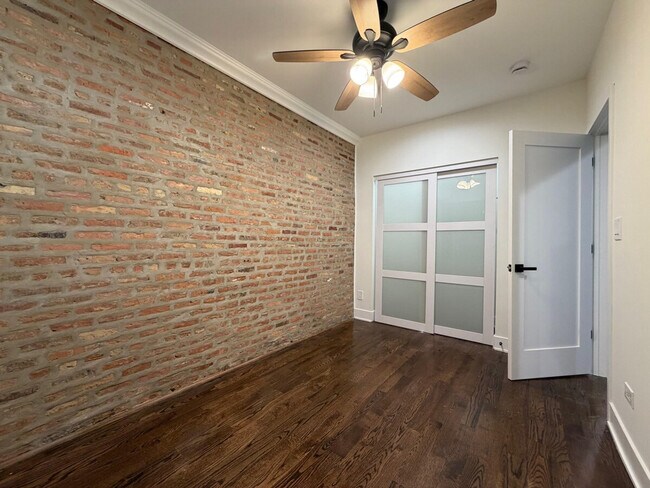 Foto del edificio - 1110 S Western Ave