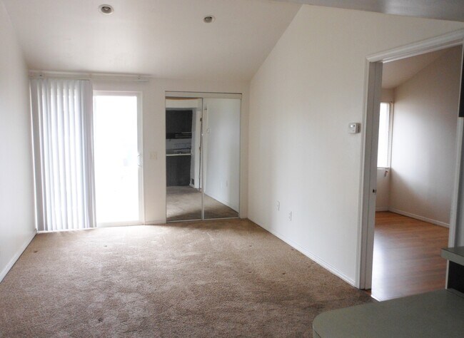 Foto del edificio - 119 W Clay St