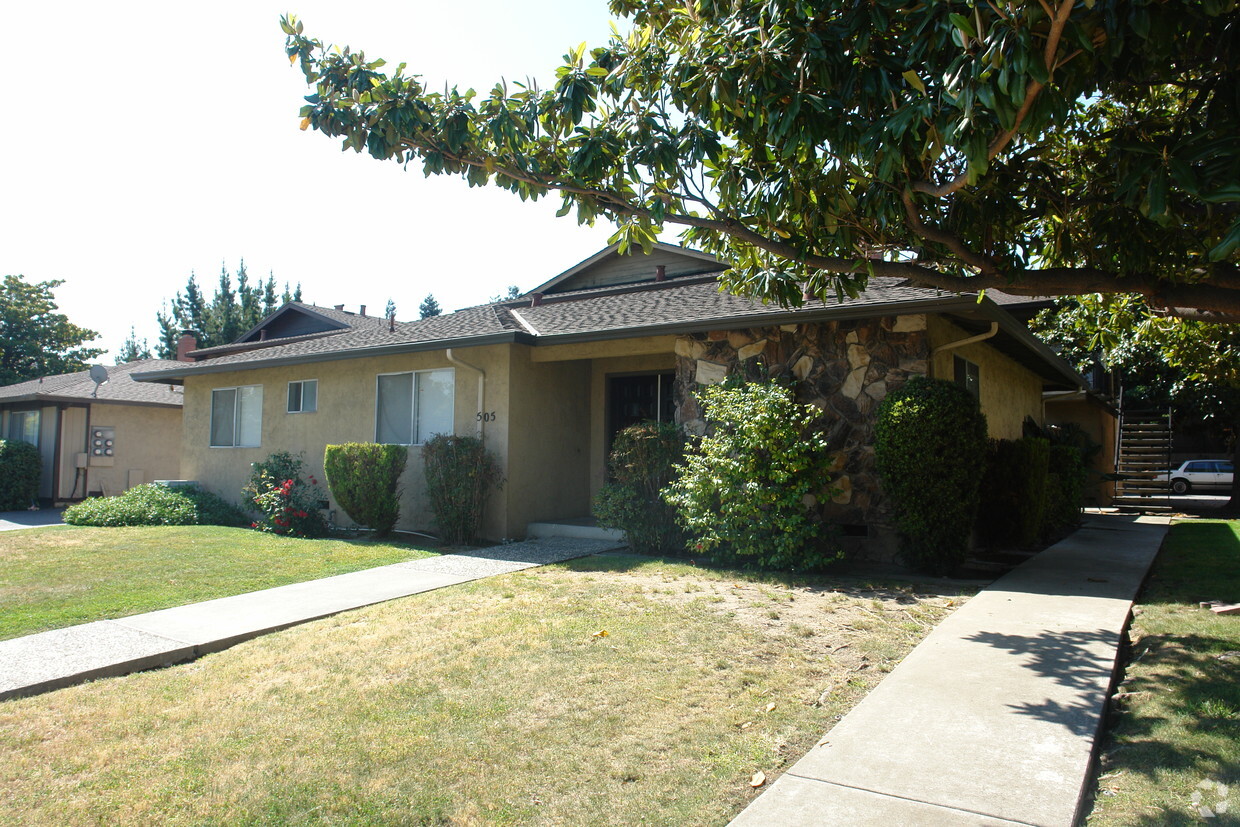 Foto principal - 505 Kiely Blvd