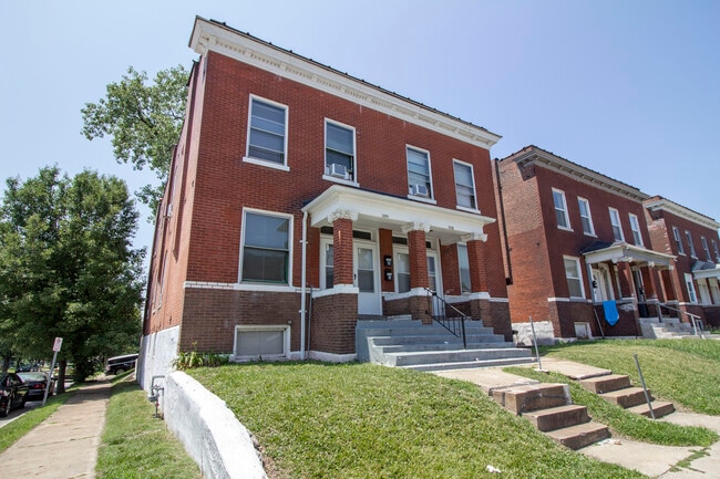 Building Photo - 3300 Keokuk St