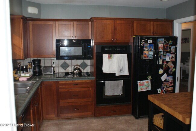 Foto del edificio - 3818 Napanee Rd
