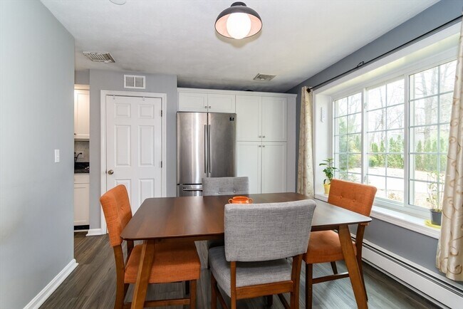 Foto del edificio - 24 Homeward Ln