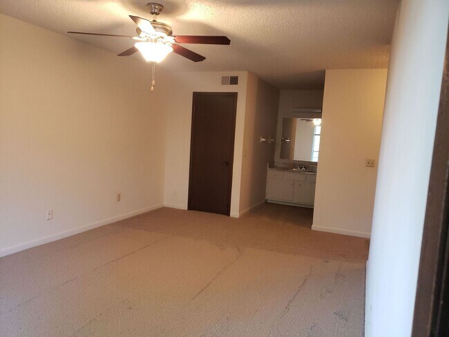 Foto del edificio - 1 Bedroom, 1.5 Bath Townhouse