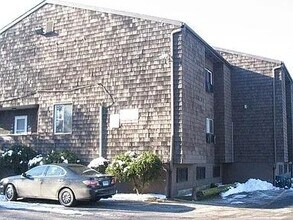 Building Photo - 42 Warner St
