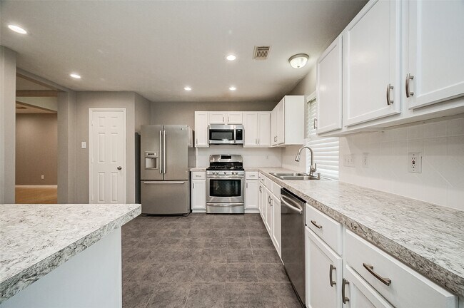 Building Photo - 2802 Burgess Hill Ct