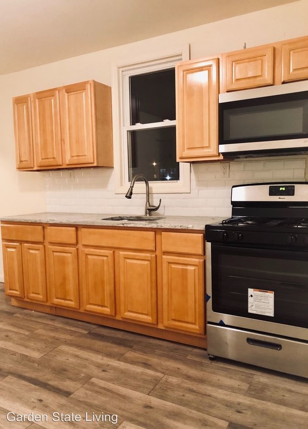 Foto principal - 2 br, 2 bath House - 239-241 West End Avenue