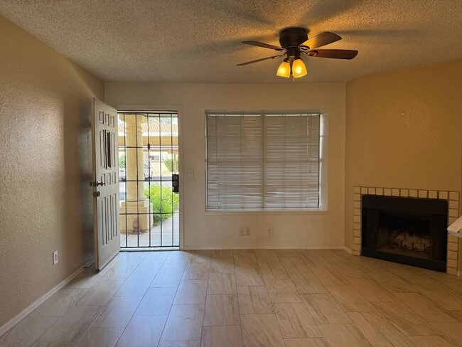 Building Photo - 5704 E Aire Libre Ave