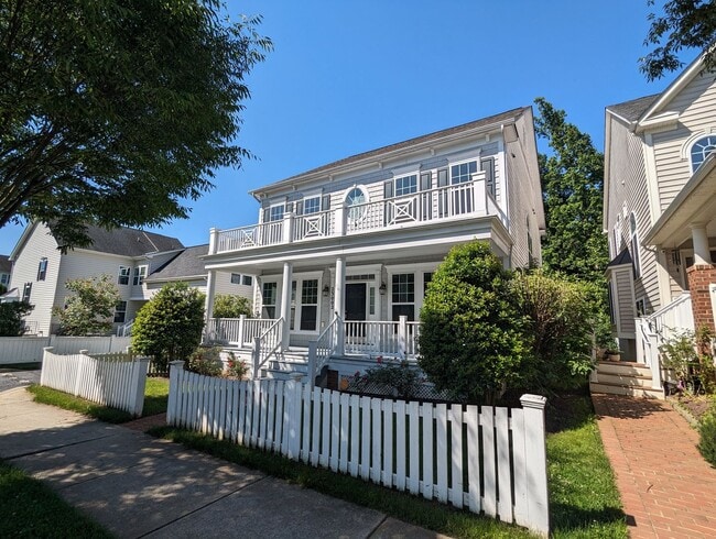 Photo - Impeccably maintained SFH in Clarksburg ready for you before the holidays! House