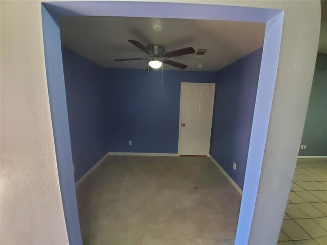 Building Photo - 5159 W Harrow Dr