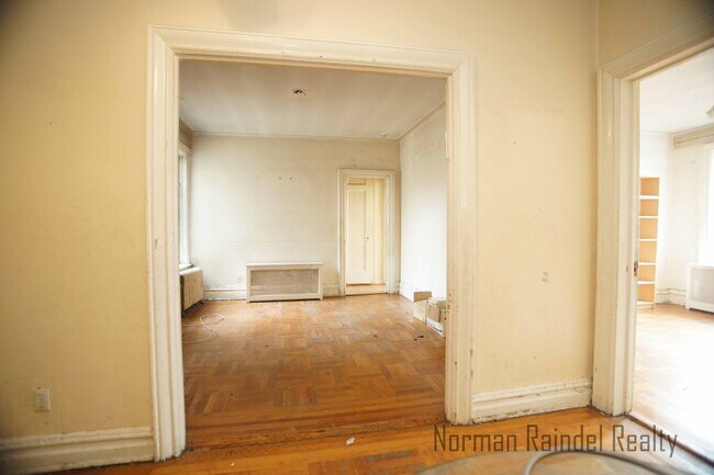 Building Photo - 5225 14th Ave