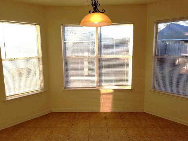 Building Photo - 3107 Lavender Ln