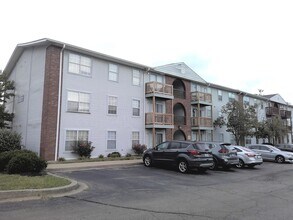 Building Photo - 261 Simpson Ave