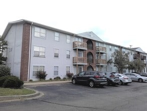 Building Photo - 261 Simpson Ave