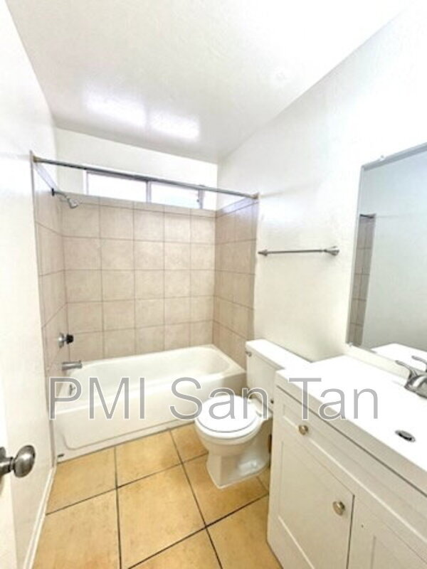 Building Photo - 10 W Concorda Dr