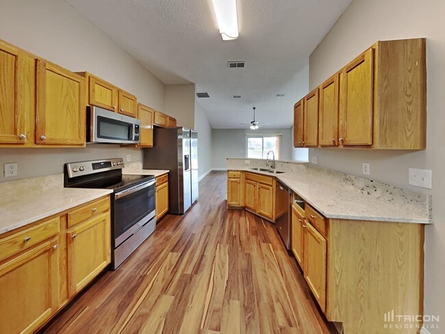 Building Photo - 1559 Guardian Dr