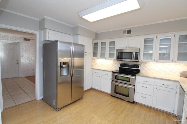 Building Photo - 4206 Lynn Ora Dr