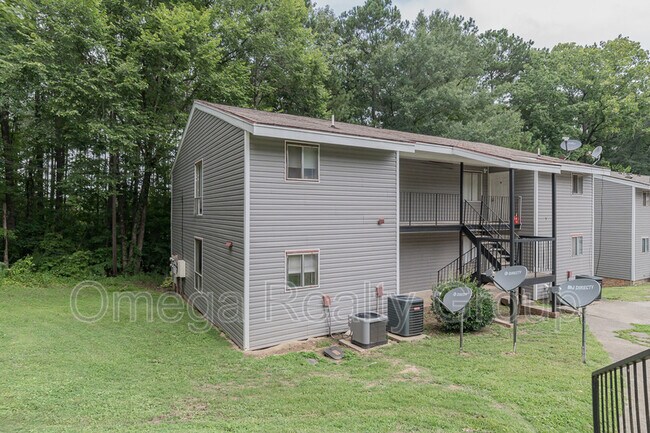 Building Photo - 1604 14th Ave E