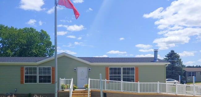 Building Photo - 725 Oak Ln