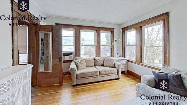 Building Photo - 22 Putnam St