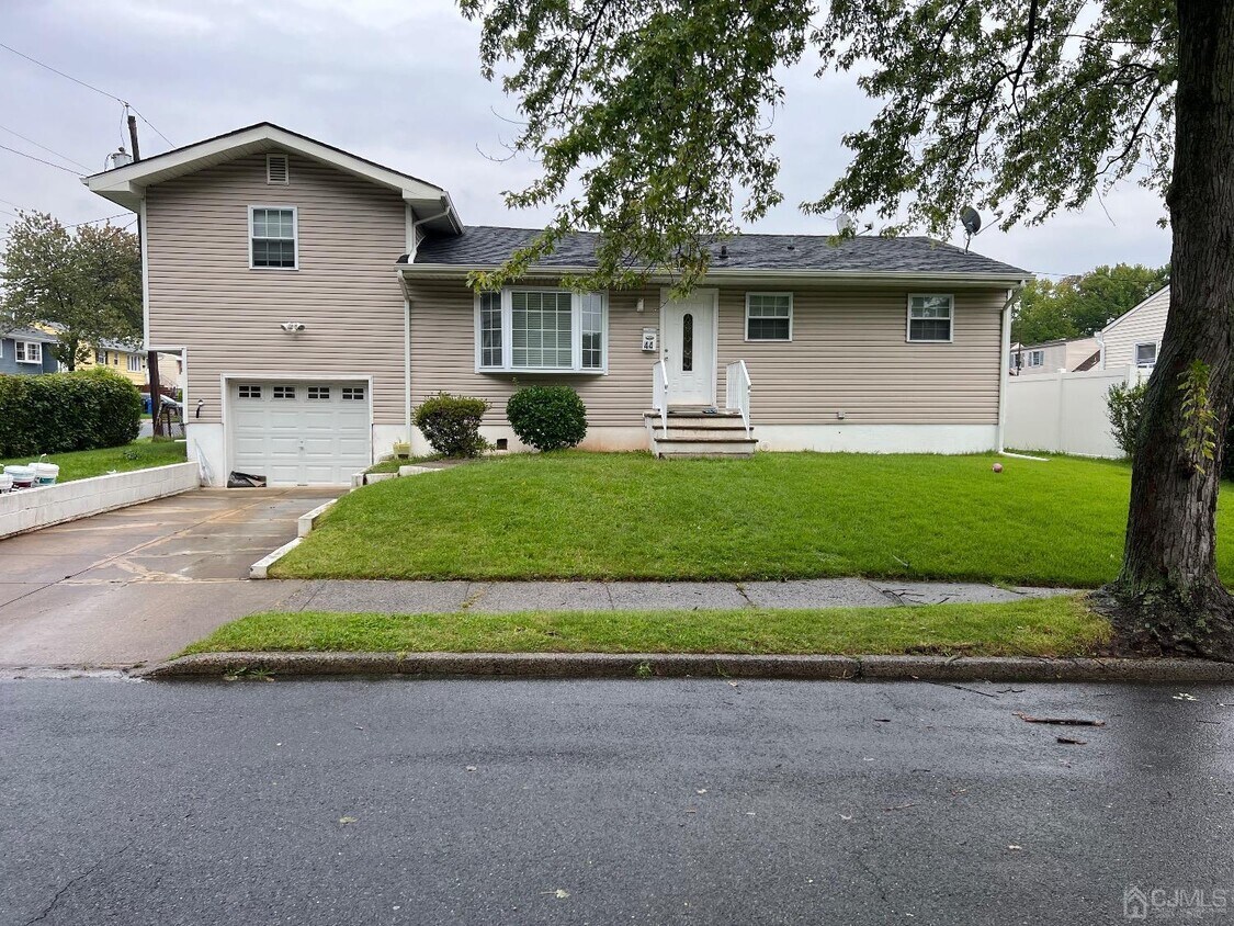 44 Gateway Ave, Woodbridge Township, NJ 08830 House Rental in