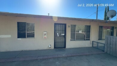 Building Photo - 529 E Kaweah Ave