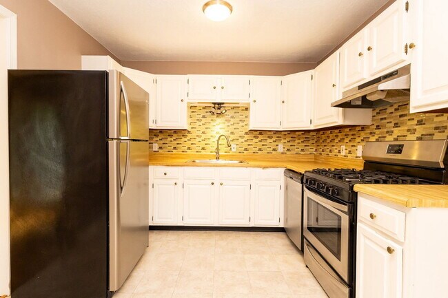 Building Photo - 5428 Country Village Dr