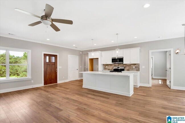 Building Photo - 725 Fallview Ct