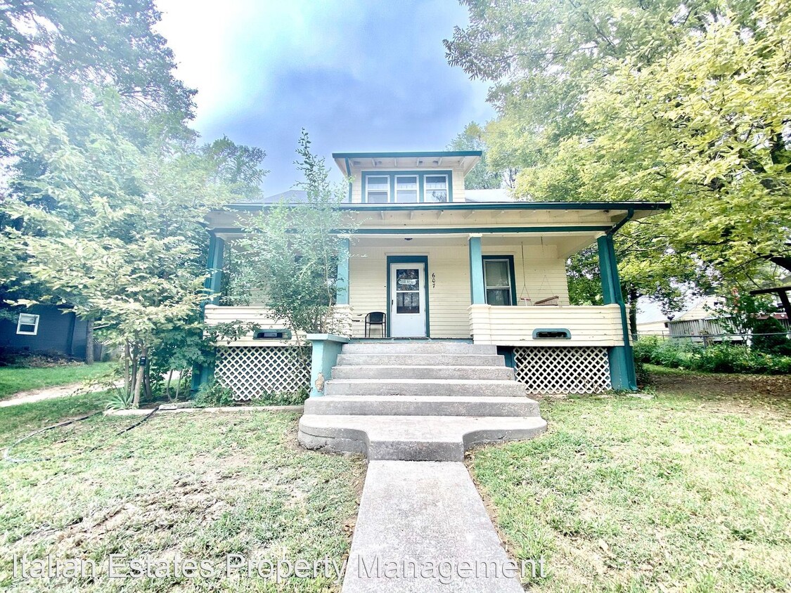 Primary Photo - 3 br, 1 bath House - 607 Birch St.