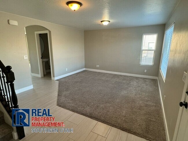 Foto del edificio - Desert Hills Townhome