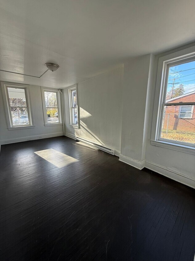 Foto principal - 351 Smyser St