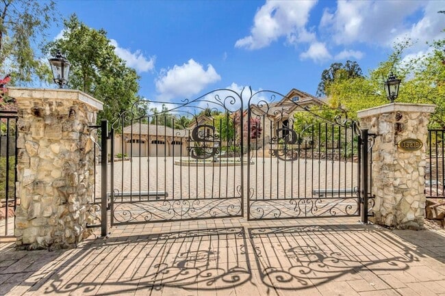 Building Photo - 15219 Sobey Rd