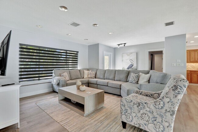 Foto del edificio - 1681 SE 4th Ct