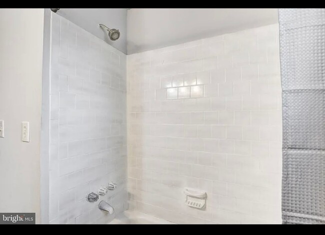 Foto del edificio - Welcome to the 3 Bed/2Bath Rowhome in Balt...