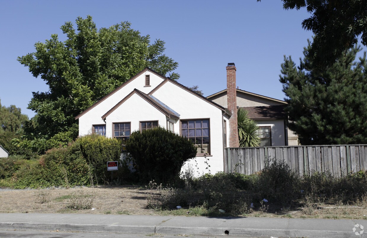 Building Photo - 20464-20478 Anita Ave