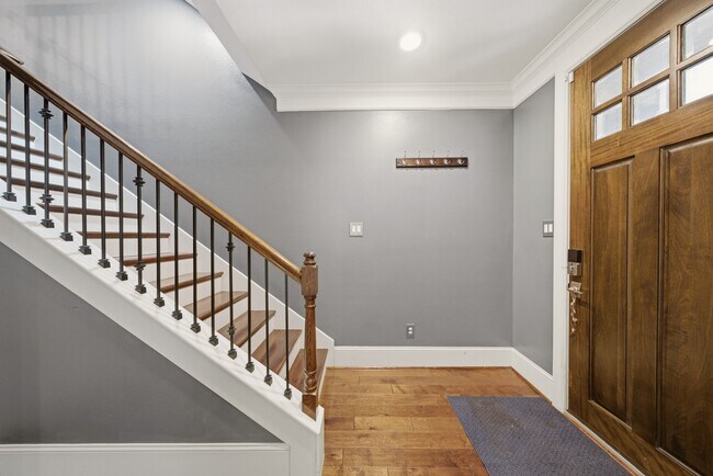 Foto del edificio - 712 N Shepherd Dr