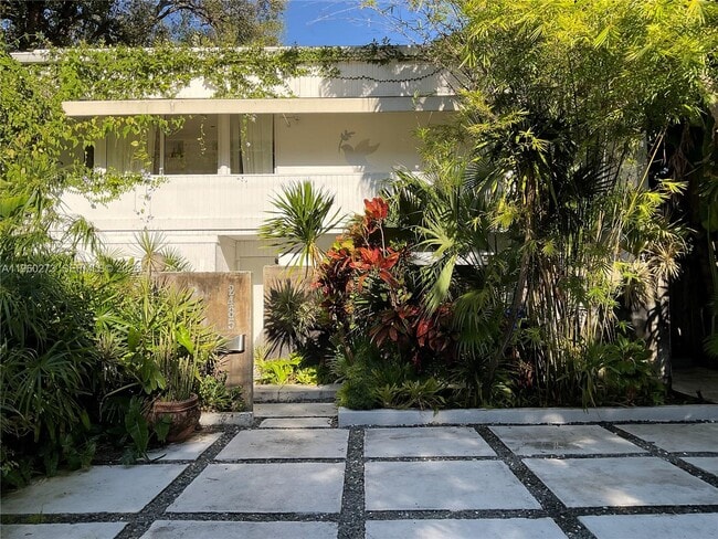Foto del edificio - 2485 Inagua Ave