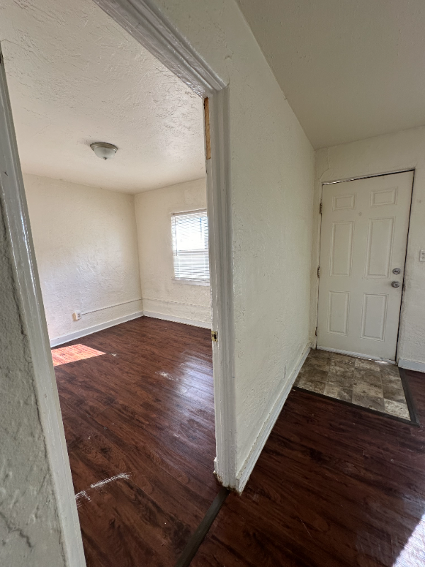 Building Photo - 411 S Santa Fe Ave