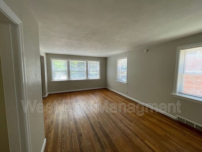 Building Photo - 7215 Amherst Ave