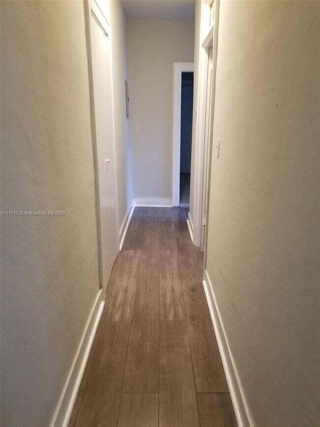 Foto del edificio - 3364 SW 2nd St