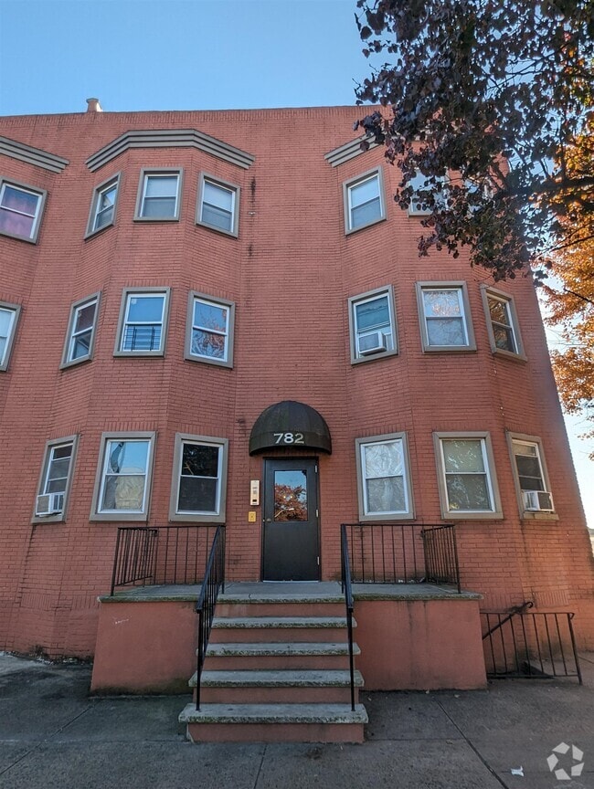 Building Photo - 782 Ocean Ave