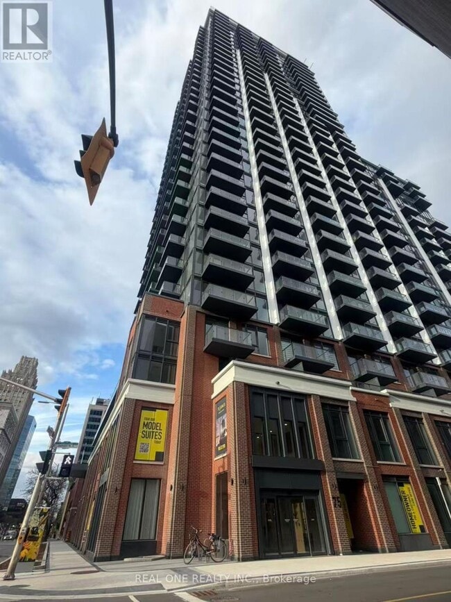 Building Photo - 75 James St S