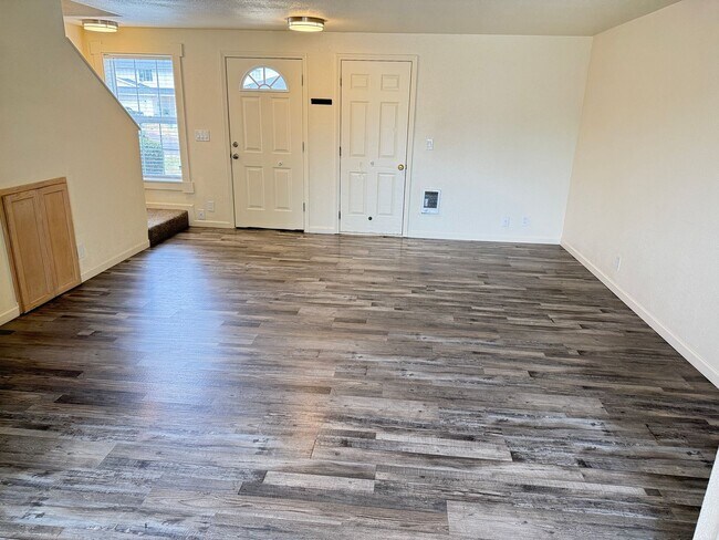 Foto del edificio - Updated 3-bedroom 1.5 bath duplex in Eugene!