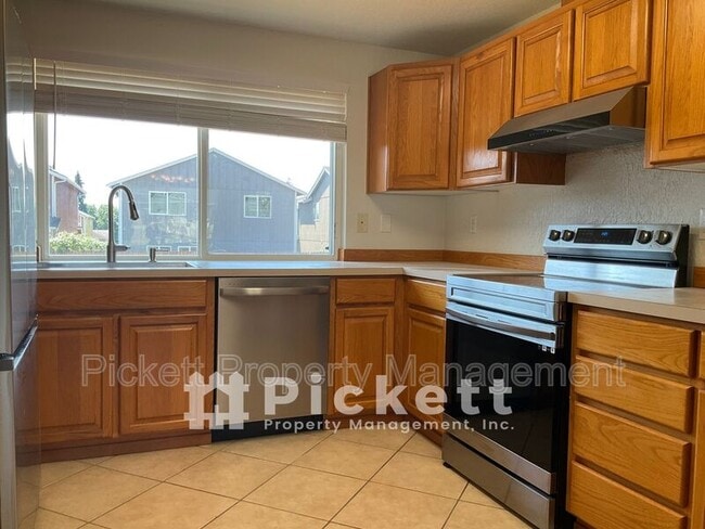 Foto del edificio - 609 NE Roswell Dr