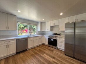 Building Photo - 5281 Tattershall Ave