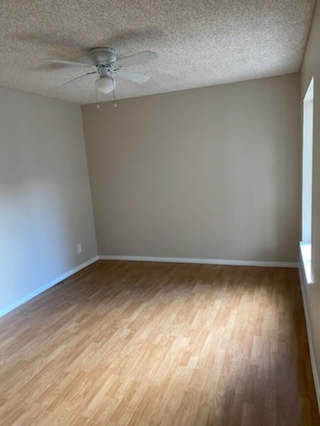 Building Photo - Beautiful 2 Bed 2 Bath condo in Pomona