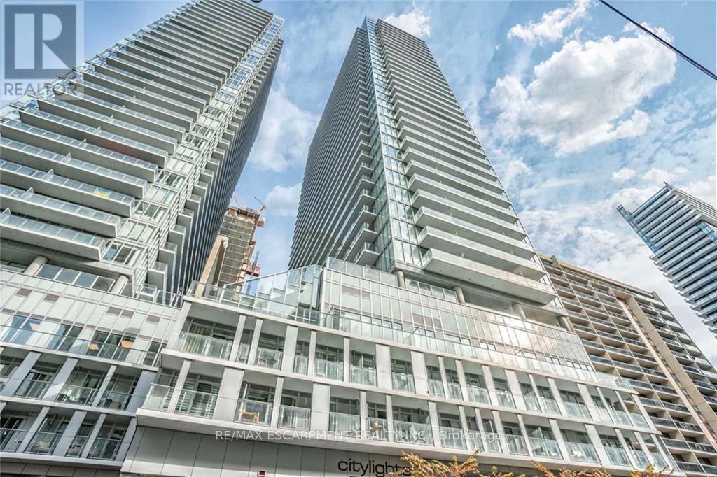 Photo principale - 195-1195 Redpath Ave