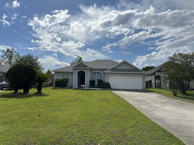 Foto principal - 3 bedroom in Orange Park FL 32073